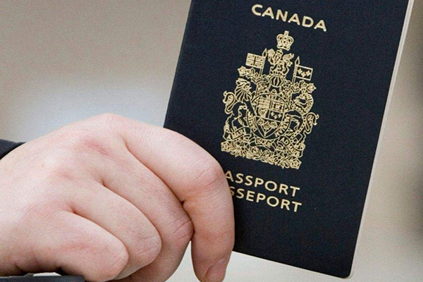 在加拿大生孩子移民政策：国籍是什么？父母能移民吗？