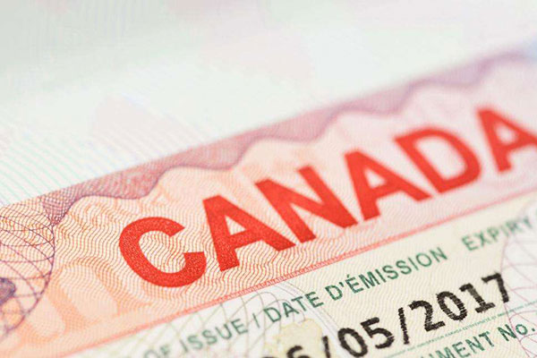去加拿大生孩子超级签证有什么作用？