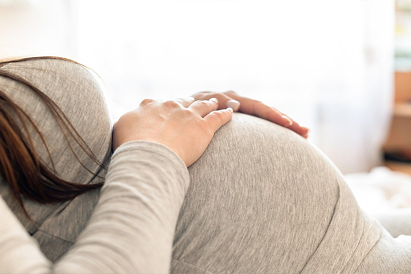 未婚孕妈能不能选择去加拿大生孩子
