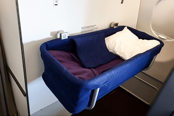 赴加生子后带宝宝回国的乘机注意事项
