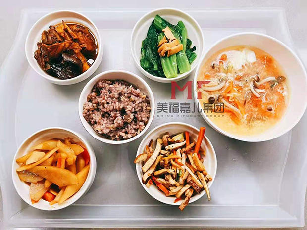 赴加生子后，月子期饮食调理指南
