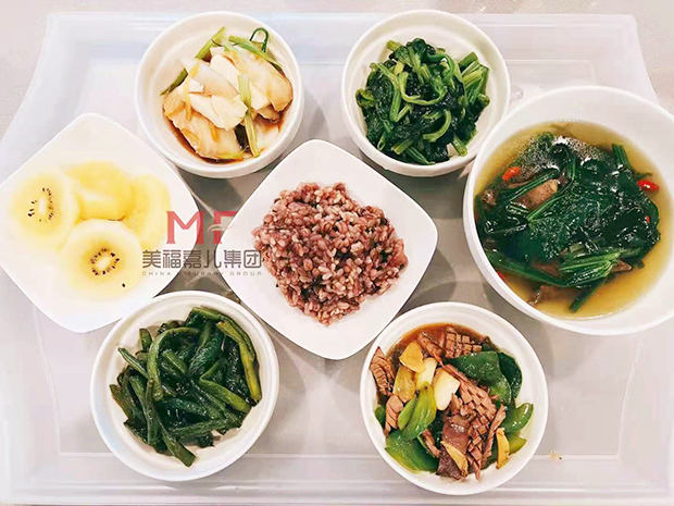 赴加生子后，月子期饮食调理指南
